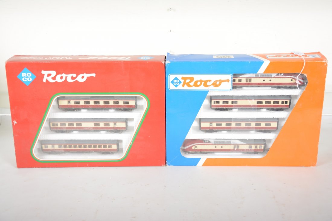 ROCO HO TEE 43900 & 14070A Streamliner (1 of 2)