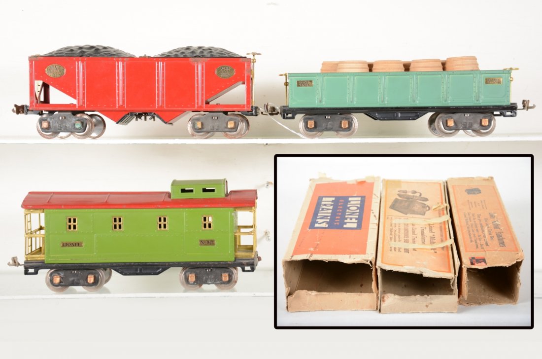 Boxed Lionel 512, 516 & 517 Freight Cars (1 of 7)