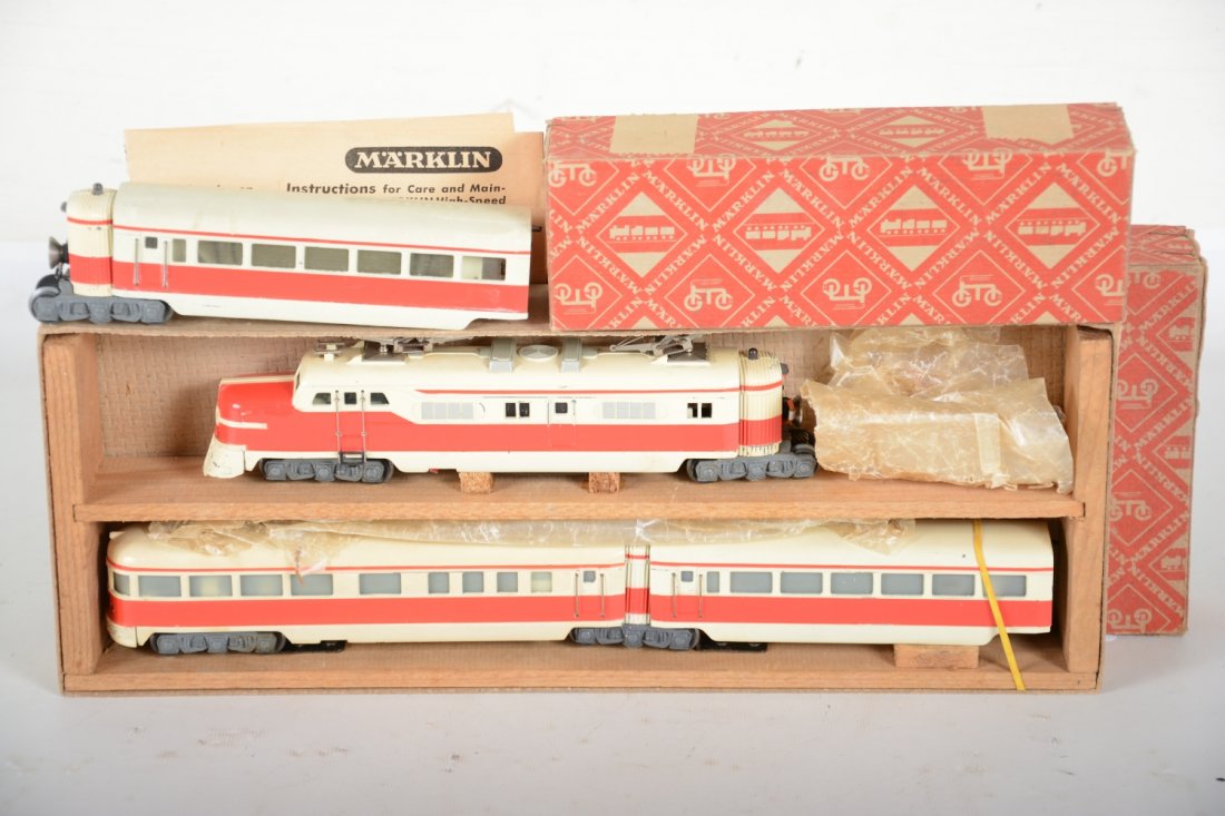 Fantastic Early Marklin HO ST800.2R Streamliner (1 of 7)