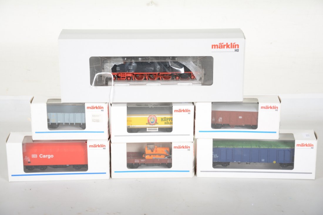 Marklin HO 37074 Steam Freight Set (1 of 2)