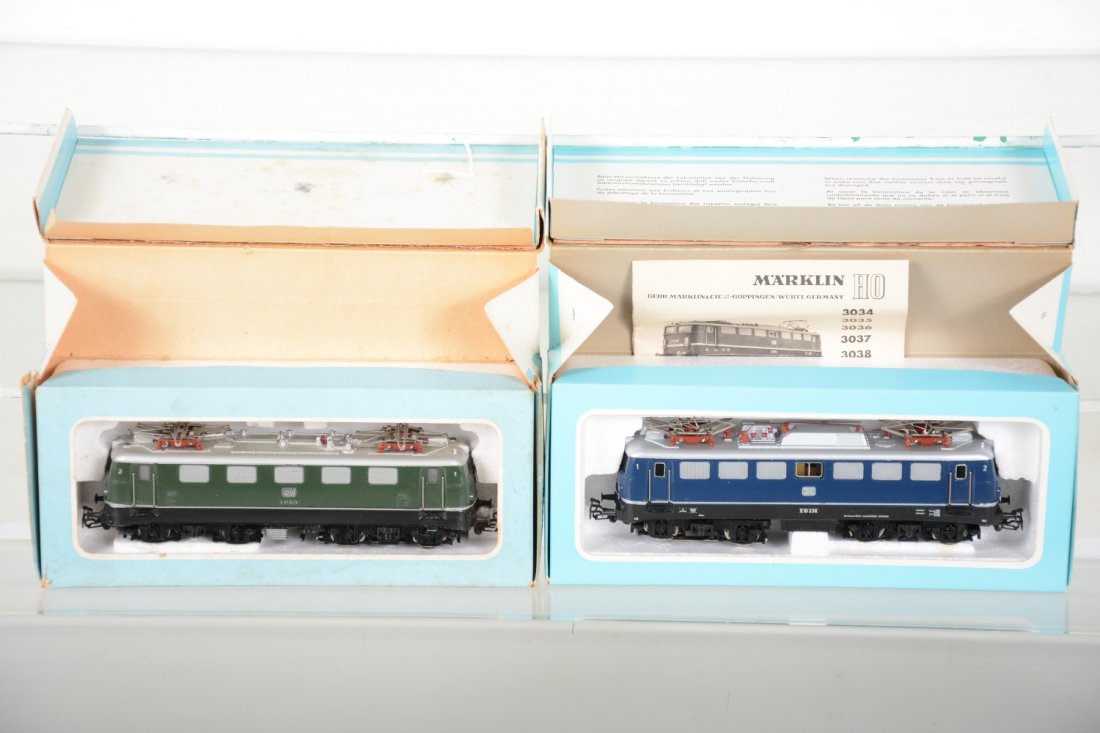 Marklin HO 3037 & 3039 Electrics: Includes a 3039 bo-bo electric showing light runtime with nice box, C8+-9; 3037 bo-bo electric showing light to moderate playwear with soiled box, C7