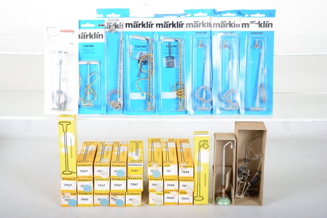 Marklin HO Lampposts (1 of 2)