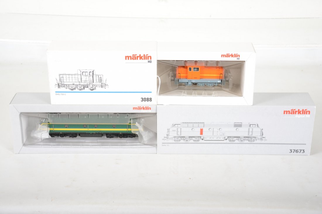 Marklin HO 37673 & 3088 Diesel Locomotives: Includes a digital 37673 Danish Series 55 co-co electric; 3088 DHG India diesel. They have been test run with boxes, C9