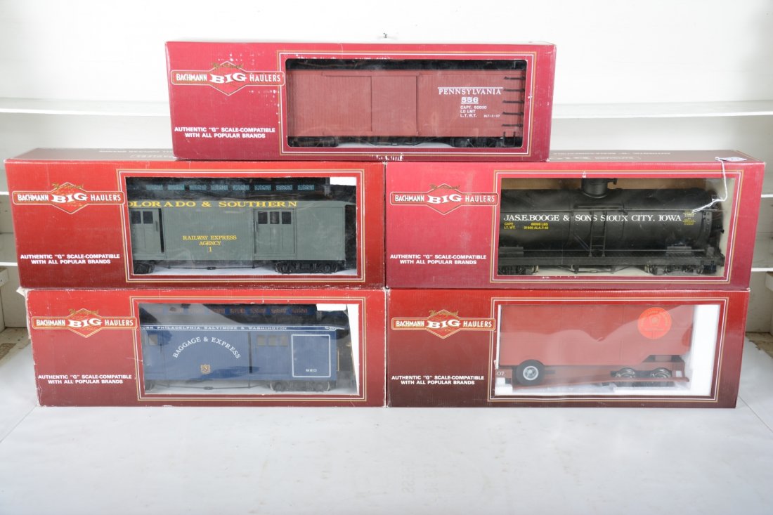 5 Bachmann Deluxe Train Cars (1 of 2)