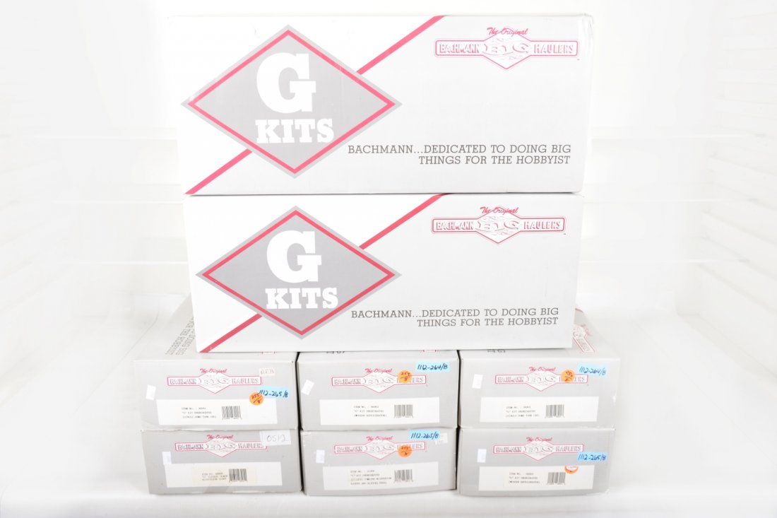 8 Bachmann Freight Car Kits (1 of 2)