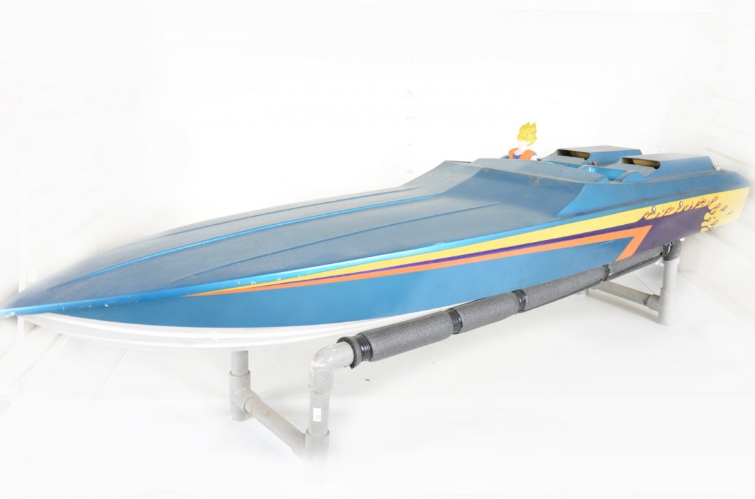63 Inch Radio Controlled Gas Racing Boat (1 of 7)