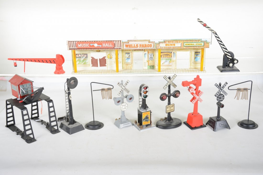 Assorted Marx Accessories (1 of 2)