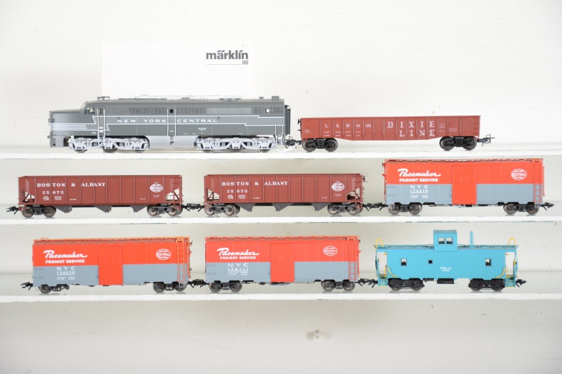 Marklin HO NYC Diesel Freight Set (1 of 4)