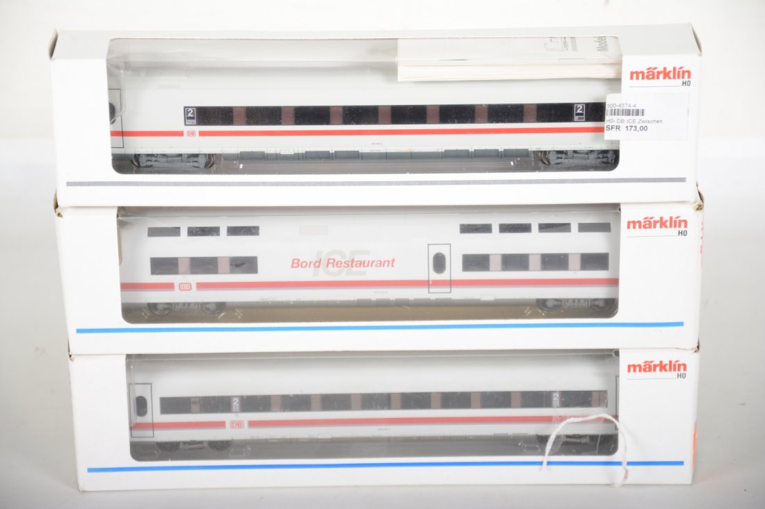 Marklin HO ICE Extension Cars (1 of 2)