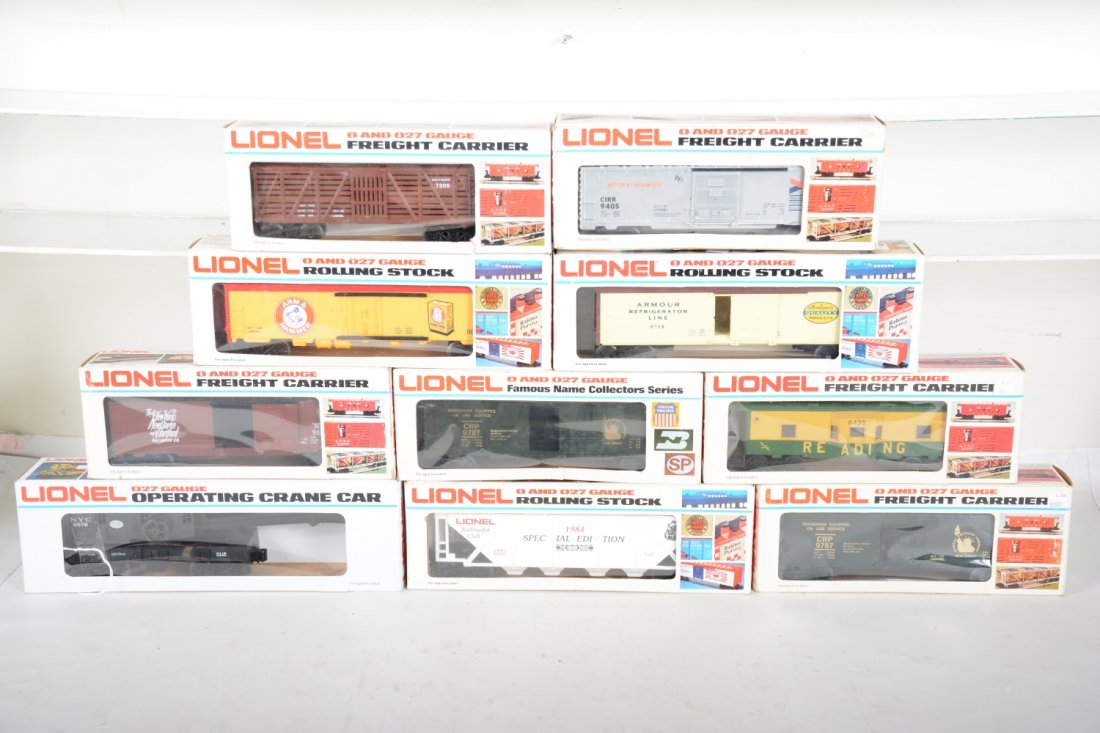 Lionel Freight Cars: Includes 0784 LRRC boxcar; 9405 Chattahoochee boxcar; 9812 Arm & Hammer reefer; 2 #9787 JC boxcars; 5708 Armor reefer; 9423 NYNH&H boxcar; 6439 Southern stock car; 6579 NYC crane. Most are unrun with 