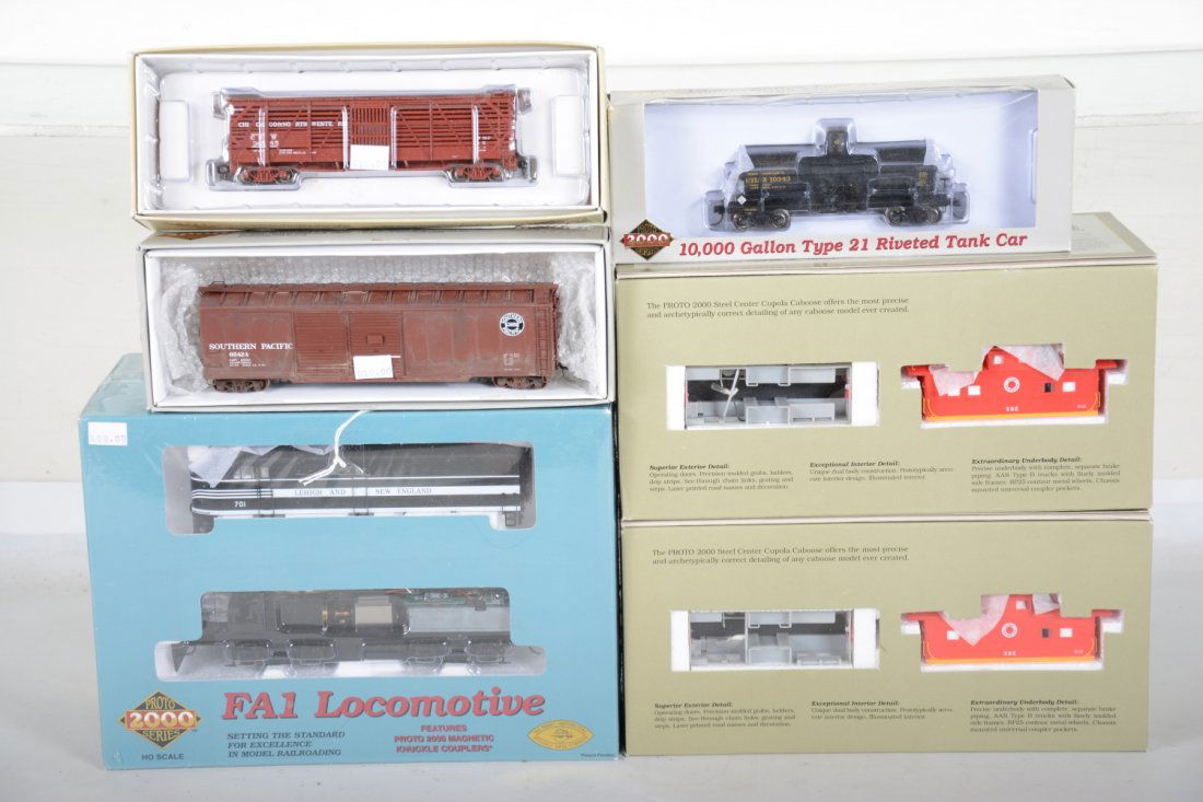 Proto 2000 HO LNE Diesel Freight Set (1 of 2)