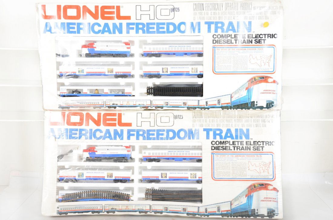 2 Lionel HO 2587 Freedom Train Sets (1 of 2)