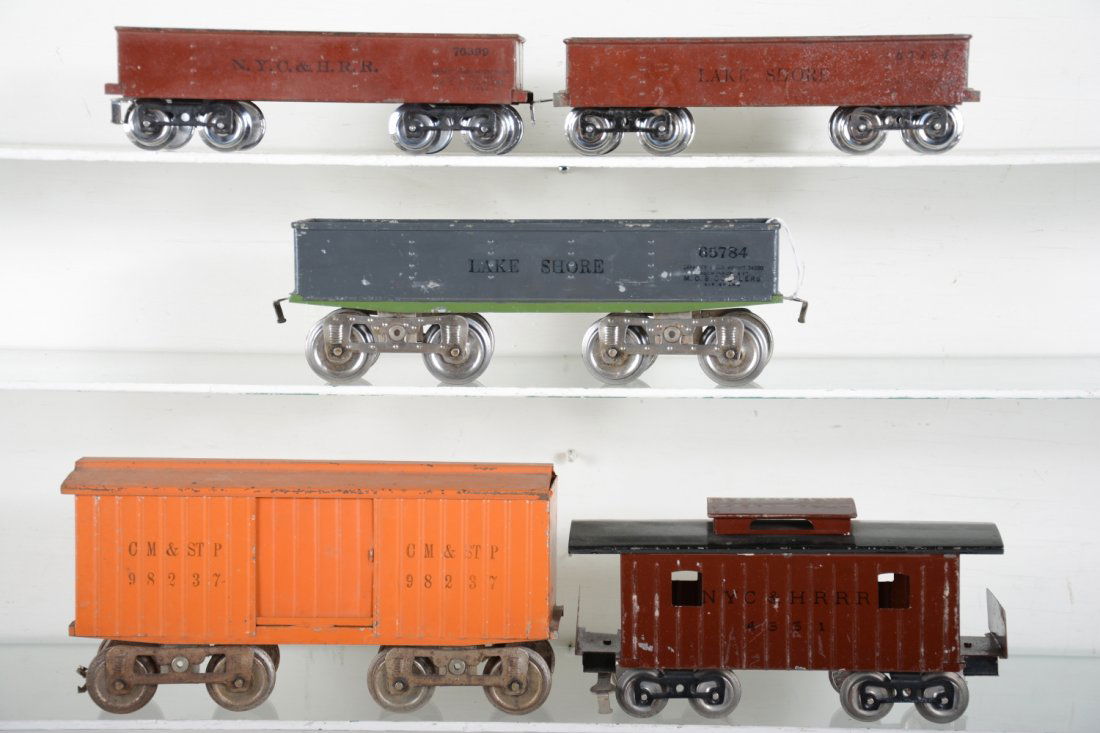 Early Lionel Freight Cars (1 of 4)