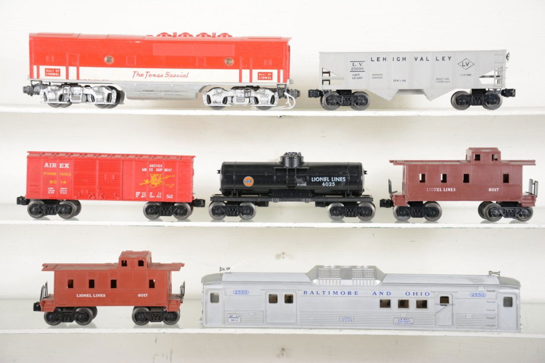 Lionel Postwar Lot (1 of 4)