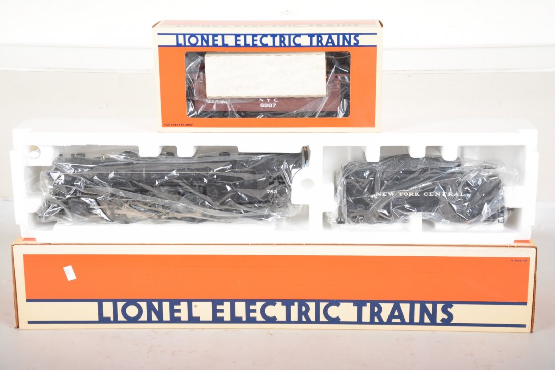 Lionel 8406 NYC Hudson Steam Loco & Caboose (1 of 2)