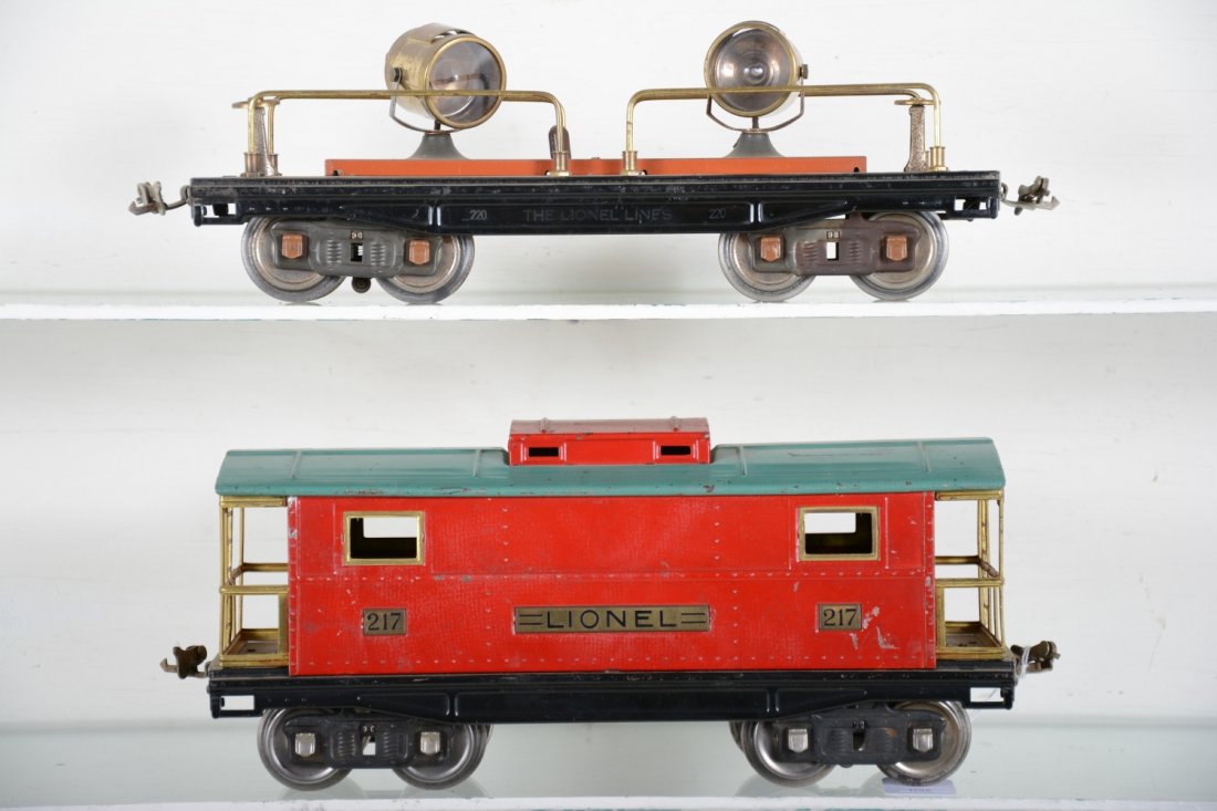 Lionel 220 & 217 Freight Cars (1 of 4)