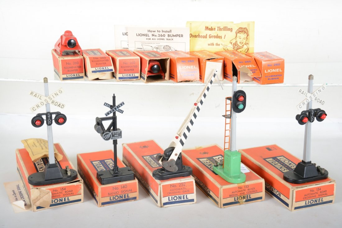 Clean Boxed Lionel Accessories (1 of 2)