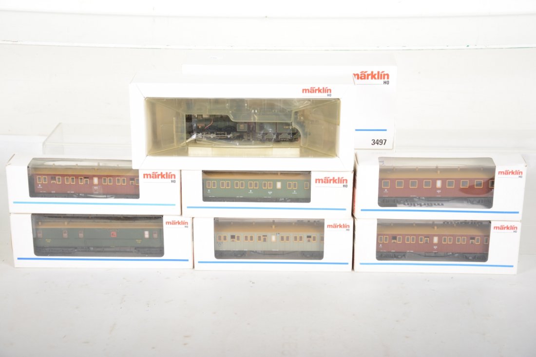 Marklin HO Royal Bavarian Passenger Set (1 of 2)