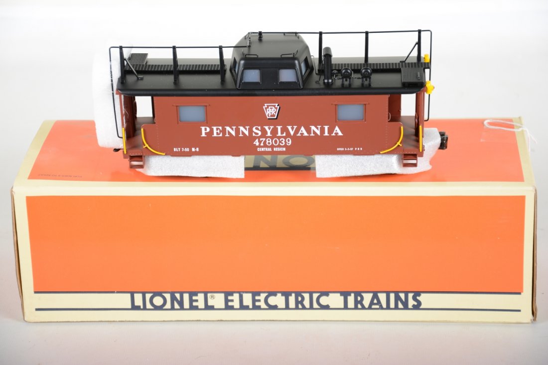 Lionel 51702 PRR N-8 Smoke Caboose (1 of 2)