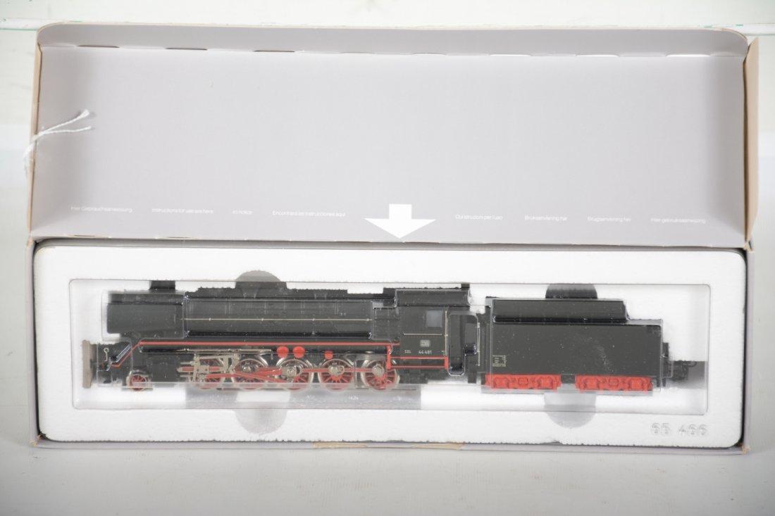 Marklin HO 3108 BR 44 Steam Locomotive (1 of 3)