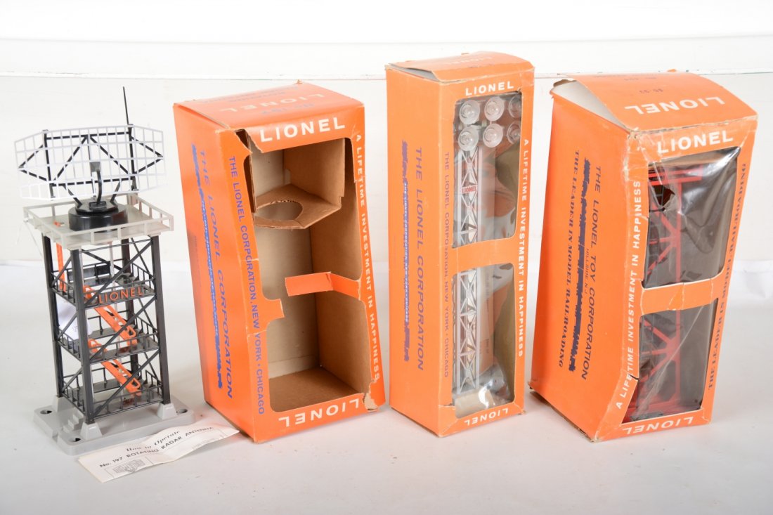 Boxed Late Lionel Accessories (1 of 2)