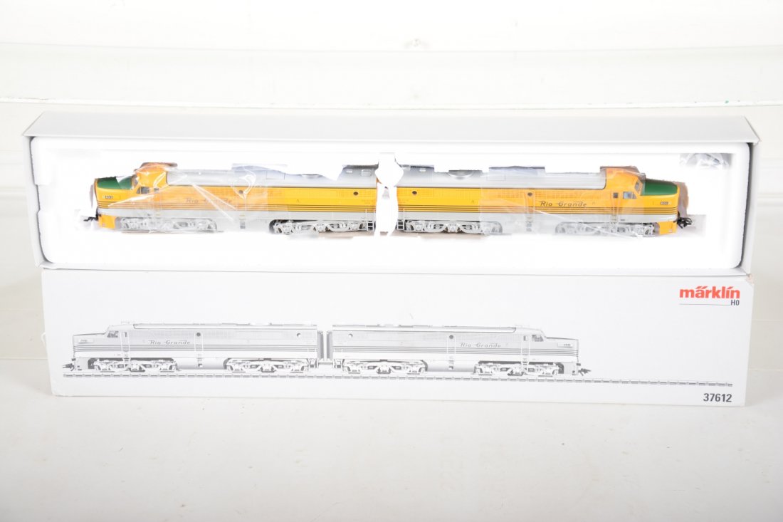 Marklin HO 37612 Rio Grande PA AA Diesels (1 of 1)