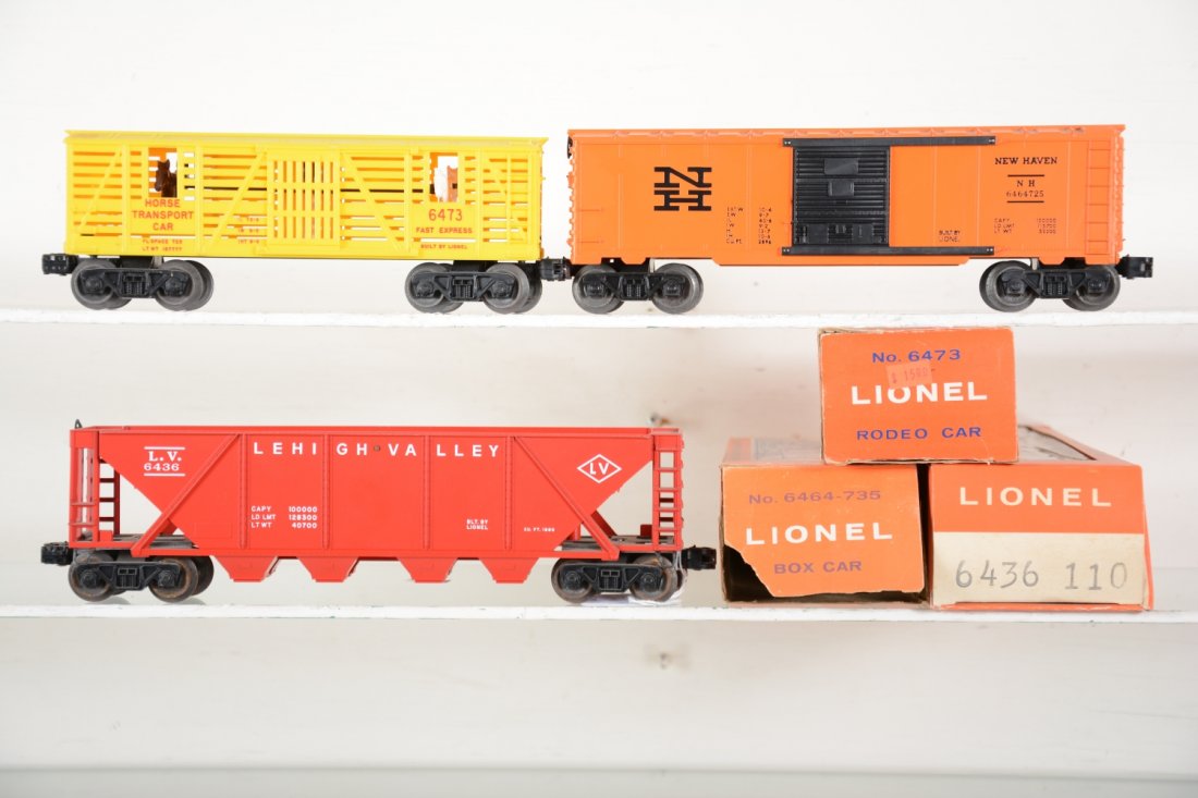 NMint Boxed Lionel Freight Cars (1 of 4)