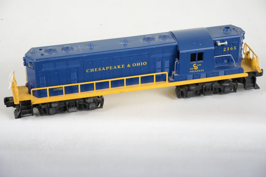 Clean Lionel 2365 C&O GP7 Diesel (1 of 4)