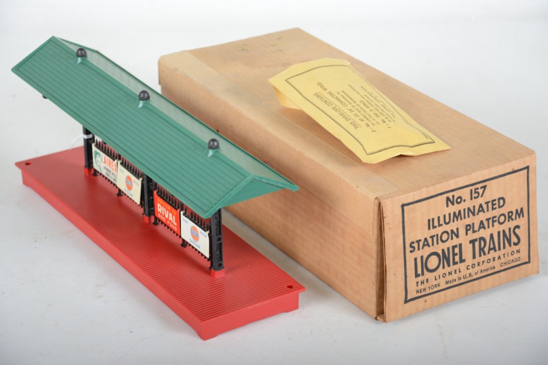 Scarce Boxed Lionel 157 Station Platform (1 of 2)