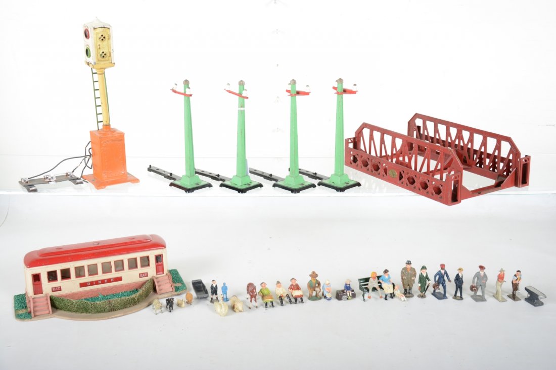 Lionel Accessories & Figures Lot (1 of 6)