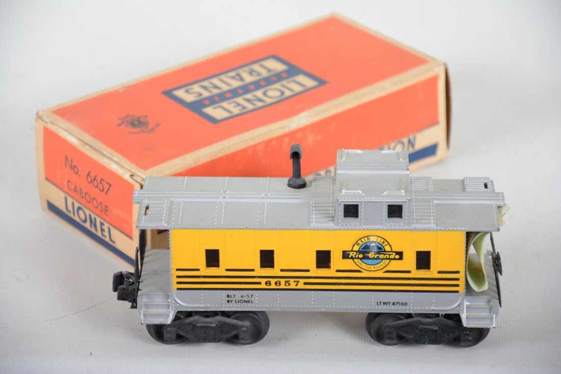 Mint Boxed Lionel 6657 RG Caboose (1 of 4)