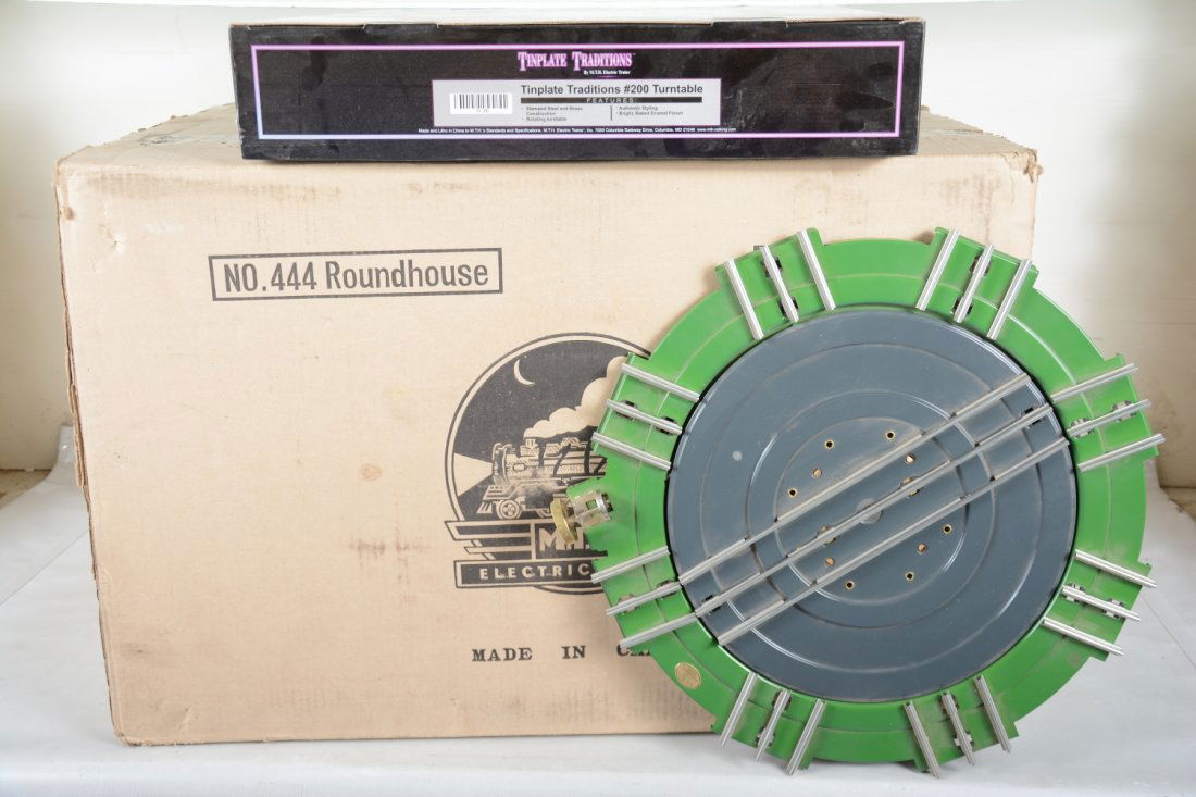 MTH 444 Roundhouse & 200 Turntable (1 of 1)