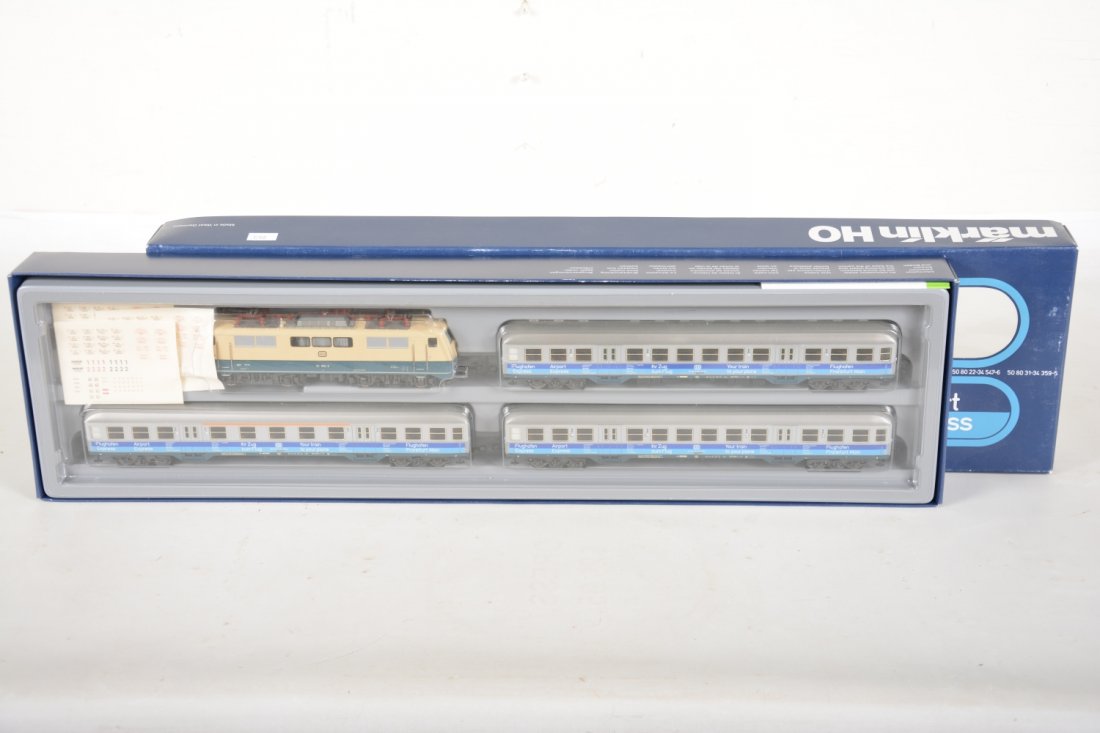 Marklin HO 2856 Airport Express (1 of 2)