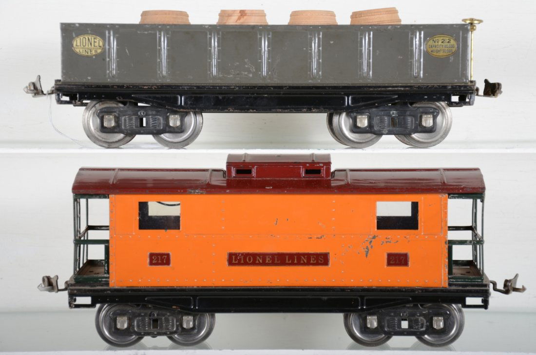 Lionel 212 & 217 Freight Cars (1 of 4)