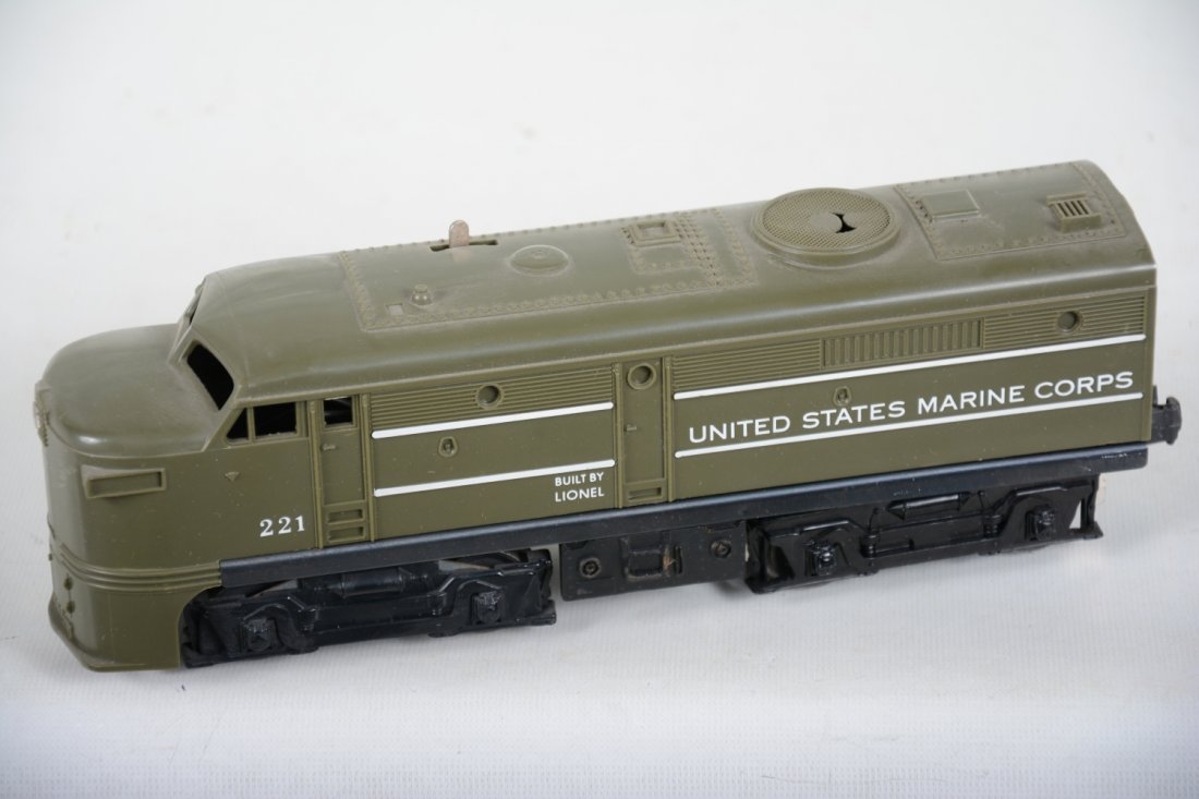 Scarce Lionel 221 USMC Alco Diesel (1 of 4)