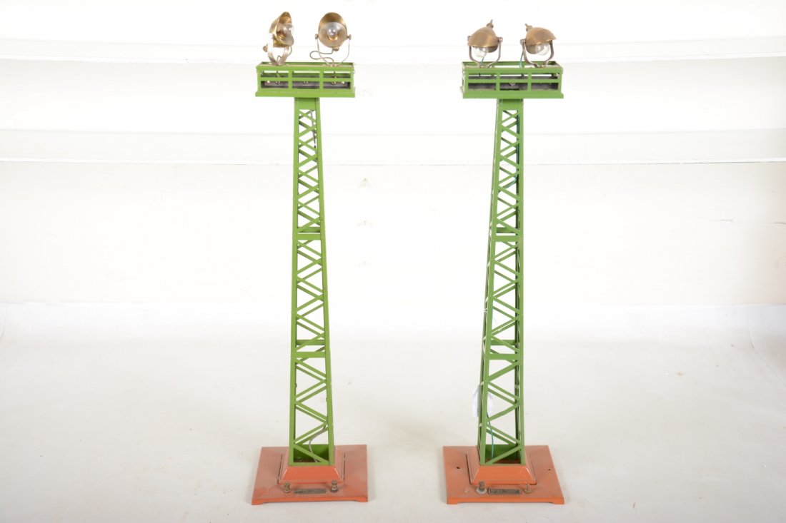2 Lionel 92 Floodlight Towers (1 of 2)