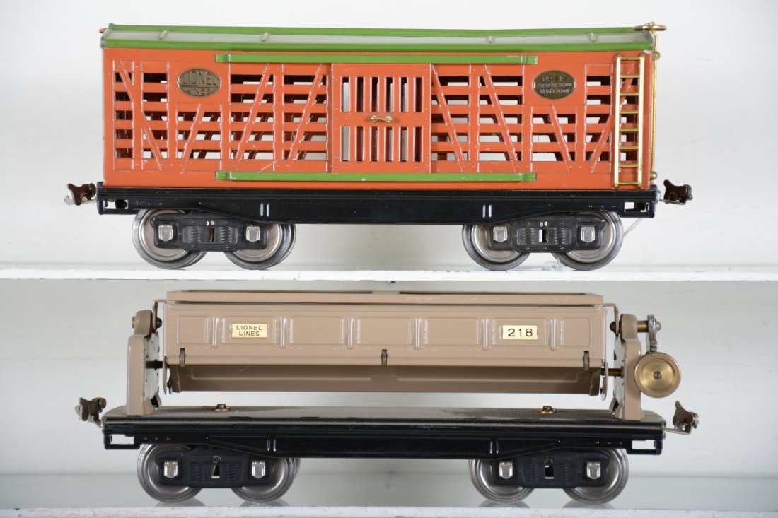 Lionel 218 & 213 Freight Cars (1 of 4)