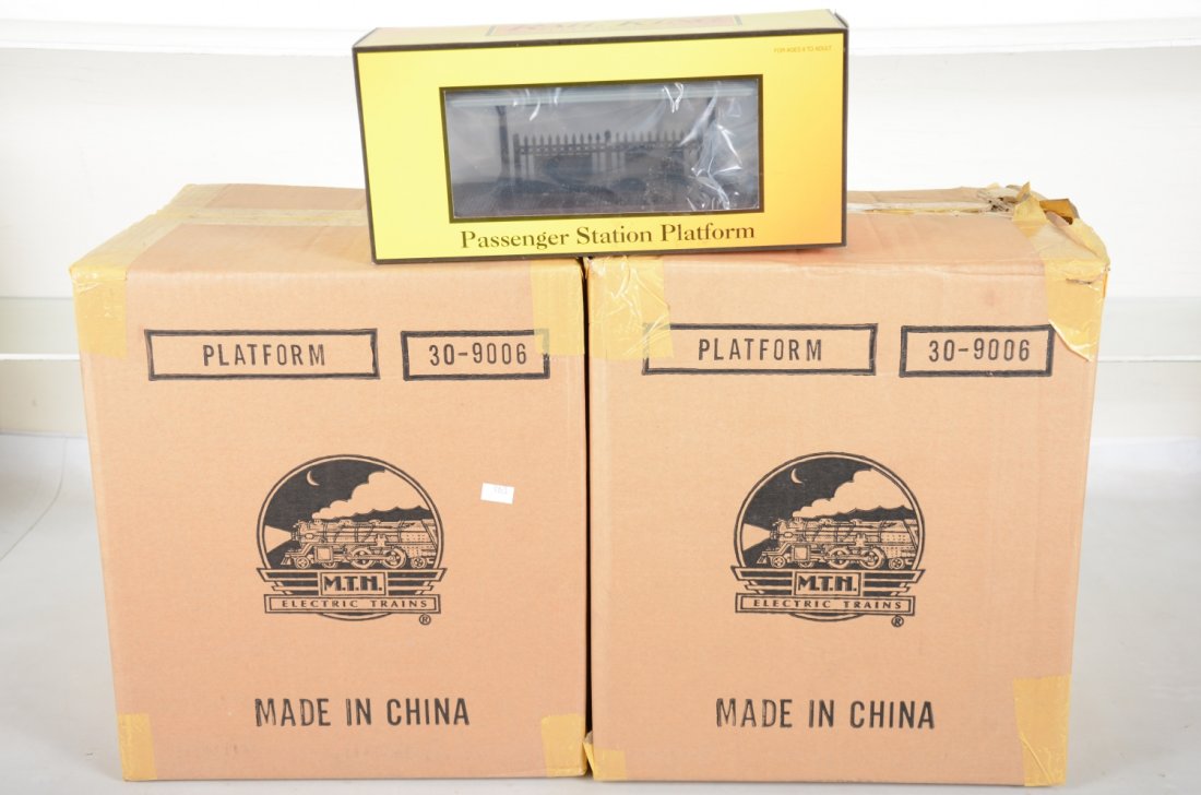 2 Cases MTH 30-9006 Station Platforms (1 of 1)