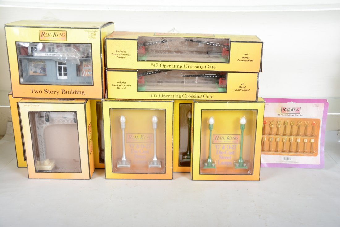 MTH RailKing Accessories (1 of 2)