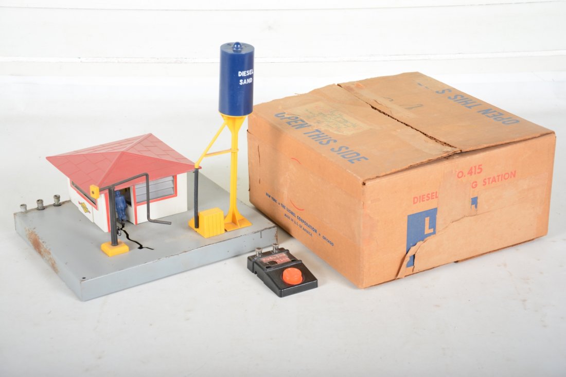 Boxed Lionel 415 Diesel Fueling Station (1 of 2)