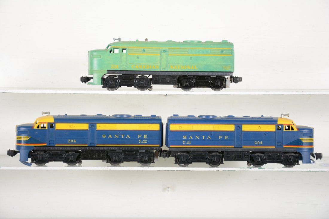 Lionel 228 & 204 Alco Diesels: Includes a 228 CN diesel, improper cleaning left green streaked; 204 SF AA diesels, 1 cowl cracked. Otherwise clean appear C7