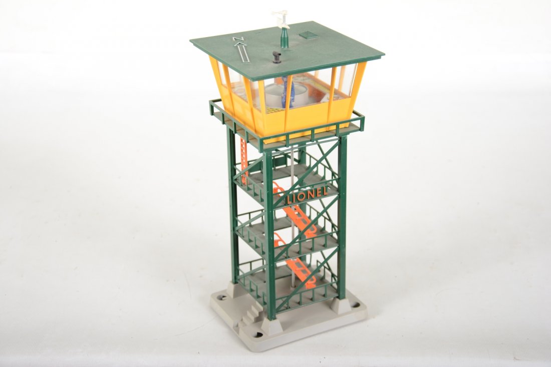 Clean Lionel 192 Control Tower (1 of 2)