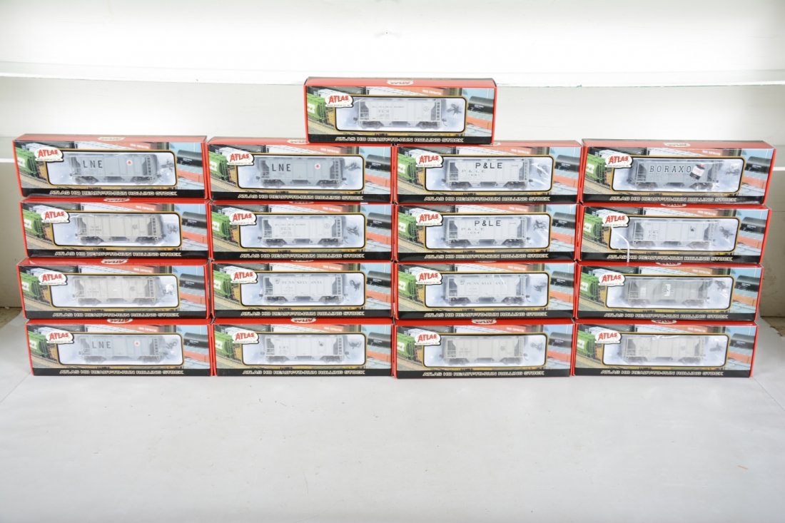 17 Atlas HO Hoppers (1 of 2)