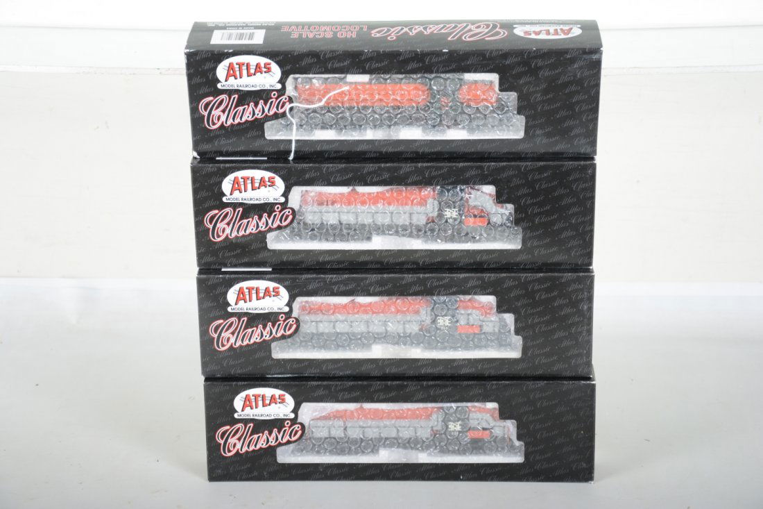 4 Atlas HO New Haven Diesels: Includes 3 RS-3 Diesels with cab numbers 529, 551 & 559; RS-1 diesel, cab #0661. All have been test run with boxes, C9+