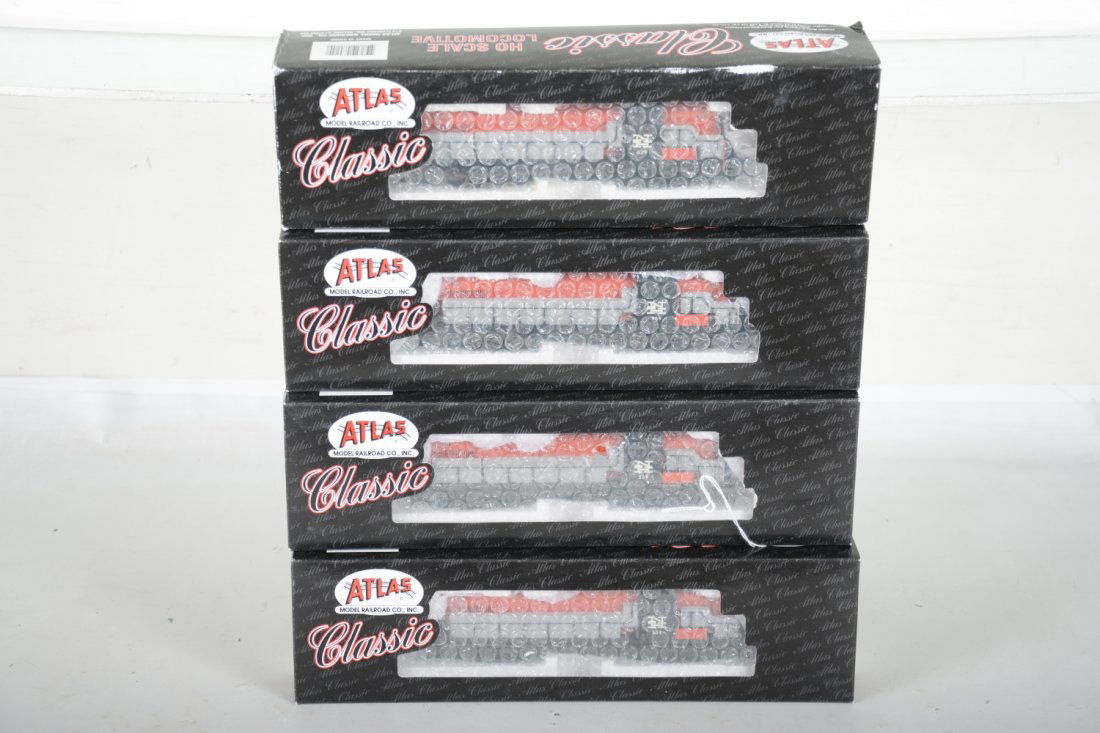 4 Atlas 7024 NH RS-3 Diesels: All with cab 559, all test run with boxes, C9+