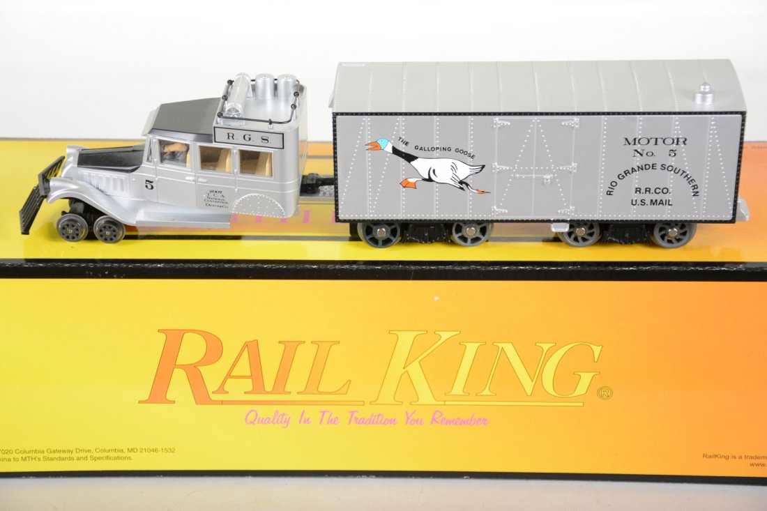 MTH RailKing 30-2798-1 Galloping Goose: Nice early style track maintenance car, equipped with ProtoSounds 2.0. It shows light runtime with C9 body with box.