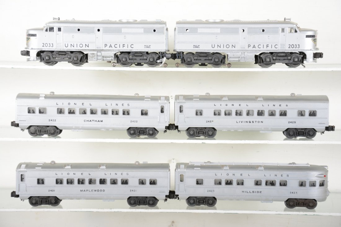 Lionel 2033 Diesel Passenger Set: Includes a 2033 UP AA Diesels, clean bodies, battery damage on bracket inside; 2321 Maplewood Pullman; 2322 Chatham Pullman; 2329 Livingston Pullman; 2423 Hillside observation. Cars match nicely and s