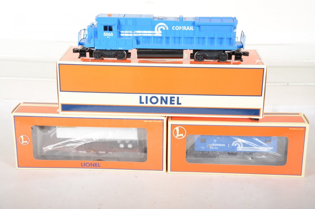 Lionel Conrail Diesel Set (1 of 2)