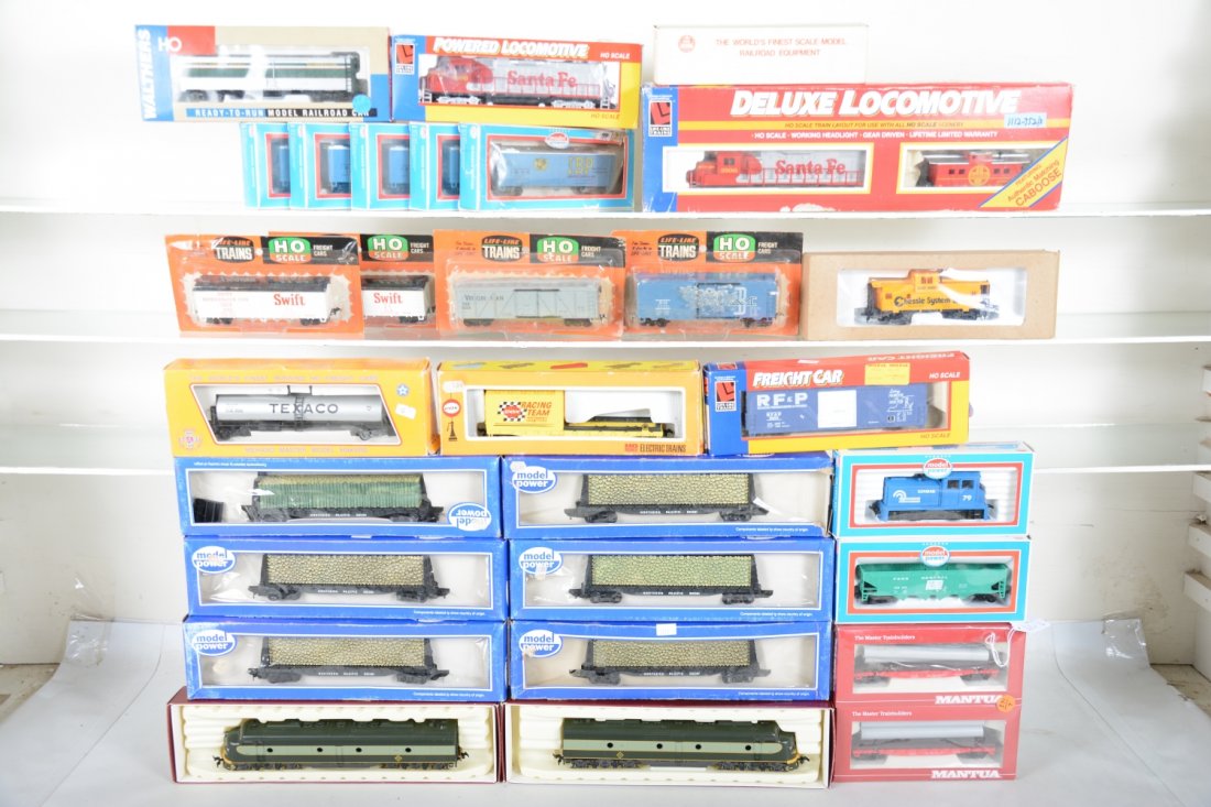 Boxed HO Trains Group (1 of 2)