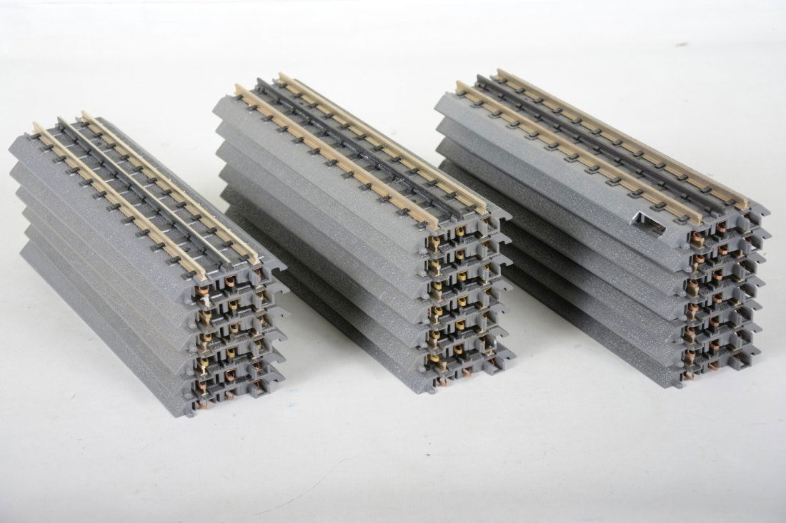 20 Sections MTH RealTrax Straights (1 of 2)